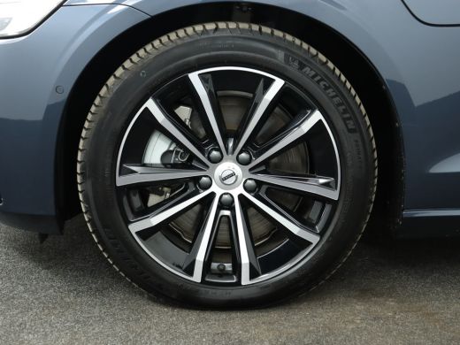 Volvo  V60 T6 AWD Plus Dark ActivLease financial lease
