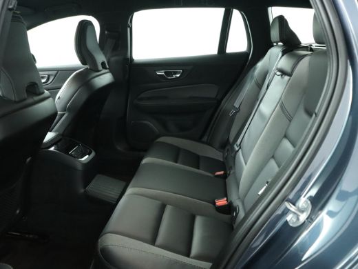 Volvo  V60 T6 AWD Plus Dark ActivLease financial lease