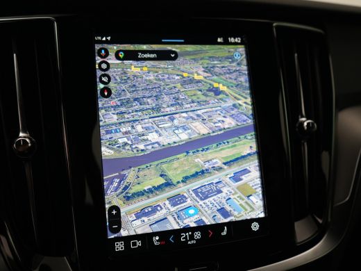 Volvo  V60 2.0 T6 Plug-in hybrid AWD Plus Dark | Harman Kardon | Sportstoelen | 360° Camera | Trekhaak | Ada... ActivLease financial lease