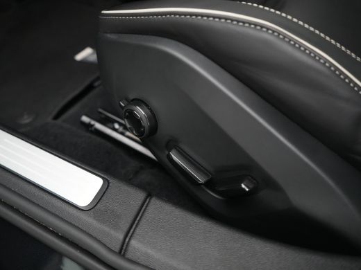 Volvo  V60 2.0 T6 Plug-in hybrid AWD Plus Dark | Harman Kardon | Sportstoelen | 360° Camera | Trekhaak | Ada... ActivLease financial lease