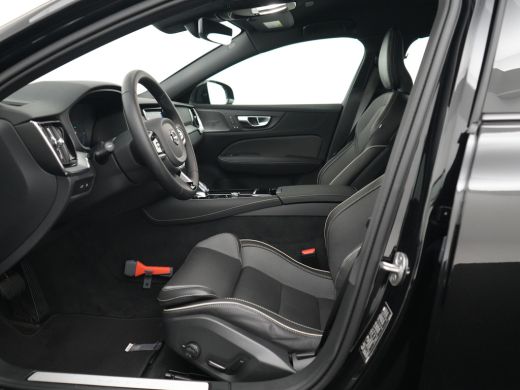 Volvo  V60 2.0 T6 Plug-in hybrid AWD Plus Dark | Harman Kardon | Sportstoelen | 360° Camera | Trekhaak | Ada... ActivLease financial lease