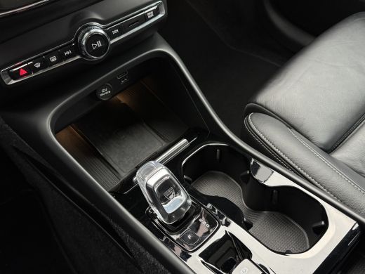 Volvo  XC40 1.5 T5 Recharge Inscription | Pano | Trekhaak | Pilot Assist | Achterbank verwarmd | Leder! | ActivLease financial lease