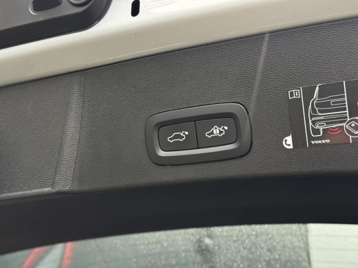 Volvo  XC40 1.5 T5 Recharge Inscription | Pano | Trekhaak | Pilot Assist | Achterbank verwarmd | Leder! | ActivLease financial lease