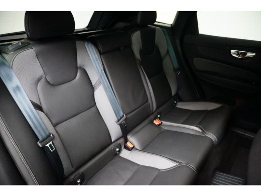 Volvo  XC60 T6 Plug-in hybrid AWD Plus Black Edition | Luchtvering | Achterbank verwarmd | Achteruitrijcamera... ActivLease financial lease