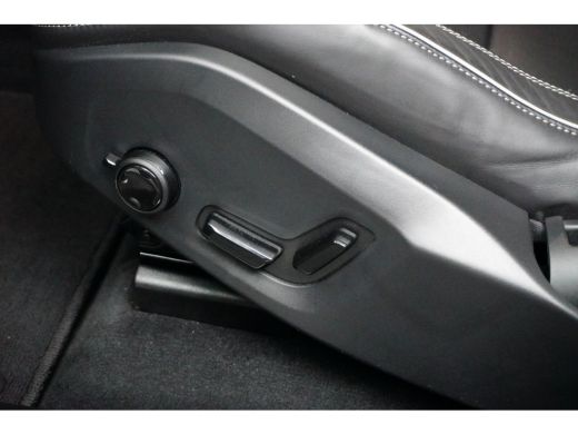 Volvo  XC60 T6 Plug-in hybrid AWD Plus Black Edition | Luchtvering | Achterbank verwarmd | Achteruitrijcamera... ActivLease financial lease