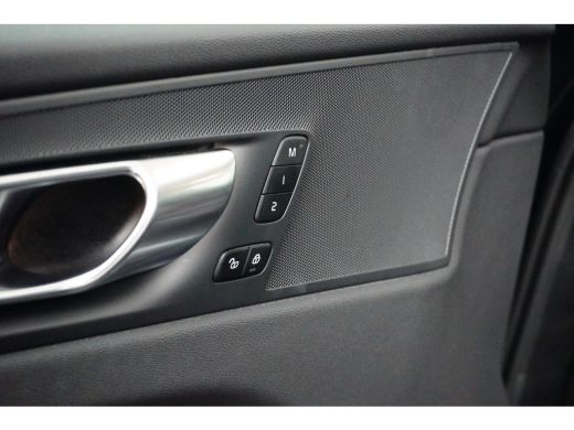 Volvo  XC60 T6 Plug-in hybrid AWD Plus Black Edition | Luchtvering | Achterbank verwarmd | Achteruitrijcamera... ActivLease financial lease