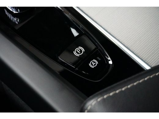 Volvo  XC60 T6 Plug-in hybrid AWD Plus Black Edition | Luchtvering | Achterbank verwarmd | Achteruitrijcamera... ActivLease financial lease