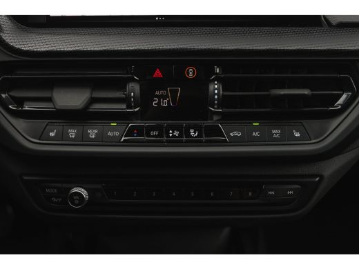 BMW 1 Serie 118i High Executive M Sport Automaat / Panoramadak / Sportstoelen / Achteruitrijcamera / Adaptiev... ActivLease financial lease