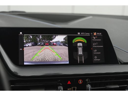 BMW 1 Serie 118i High Executive M Sport Automaat / Panoramadak / Sportstoelen / Achteruitrijcamera / Adaptiev... ActivLease financial lease