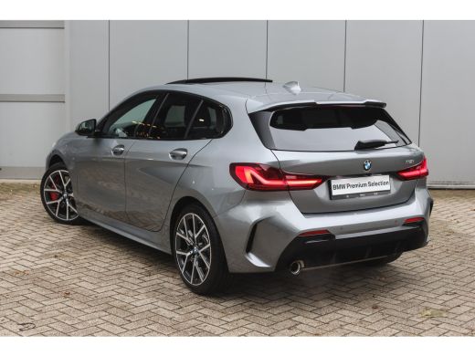 BMW 1 Serie 118i High Executive M Sport Automaat / Panoramadak / Sportstoelen / Achteruitrijcamera / Adaptiev... ActivLease financial lease