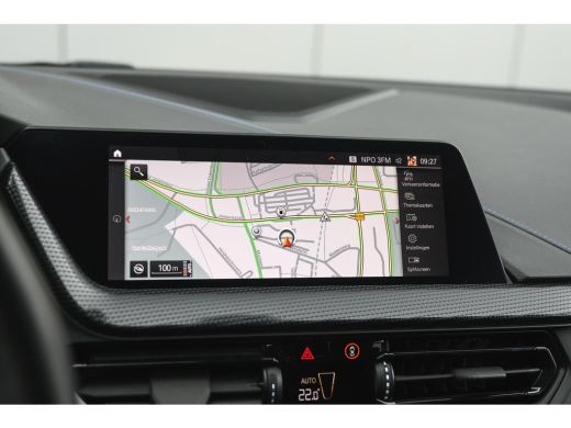 BMW 1 Serie 118i High Executive M Sport Automaat / Panoramadak / Sportstoelen / Achteruitrijcamera / Adaptiev... ActivLease financial lease