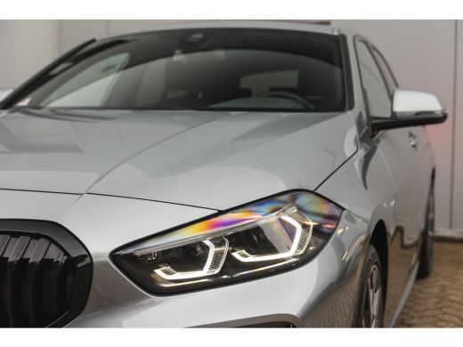BMW 1 Serie 118i High Executive M Sport Automaat / Panoramadak / Sportstoelen / Achteruitrijcamera / Adaptiev... ActivLease financial lease