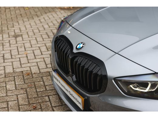 BMW 1 Serie 118i High Executive M Sport Automaat / Panoramadak / Sportstoelen / Achteruitrijcamera / Adaptiev... ActivLease financial lease