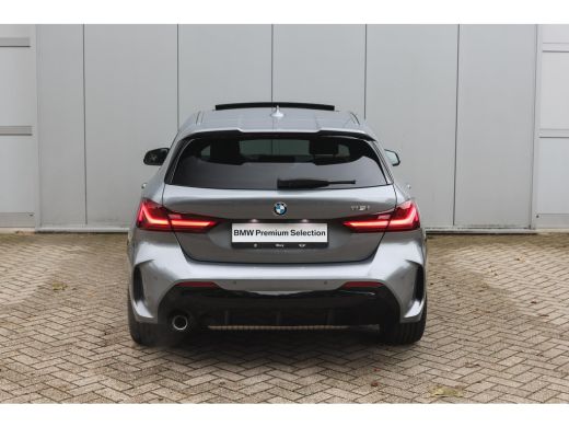 BMW 1 Serie 118i High Executive M Sport Automaat / Panoramadak / Sportstoelen / Achteruitrijcamera / Adaptiev... ActivLease financial lease