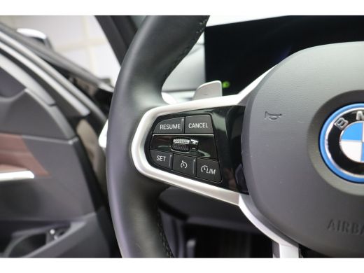 BMW 3 Serie 330e High Executive M Sport Automaat / Schuif-kanteldak / Trekhaak / Sportstoelen / Adaptieve LED... ActivLease financial lease