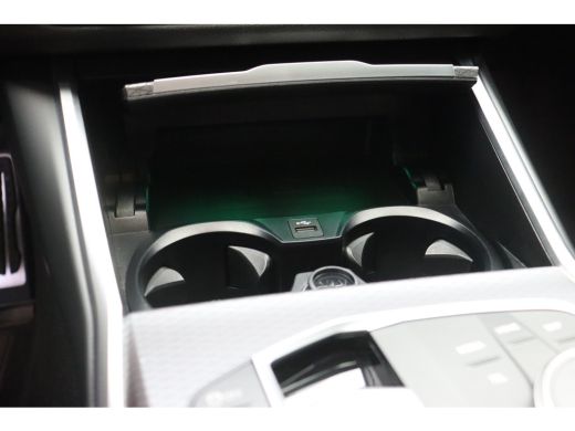 BMW 3 Serie 330e High Executive M Sport Automaat / Schuif-kanteldak / Trekhaak / Sportstoelen / Adaptieve LED... ActivLease financial lease