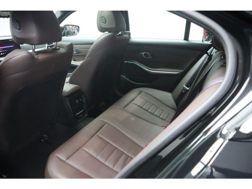 BMW 3 Serie 330e High Executive M Sport Automaat / Schuif-kanteldak / Trekhaak / Sportstoelen / Adaptieve LED... ActivLease financial lease