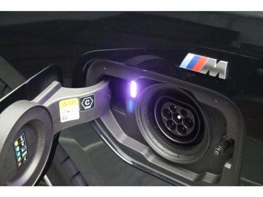 BMW 3 Serie 330e High Executive M Sport Automaat / Schuif-kanteldak / Trekhaak / Sportstoelen / Adaptieve LED... ActivLease financial lease