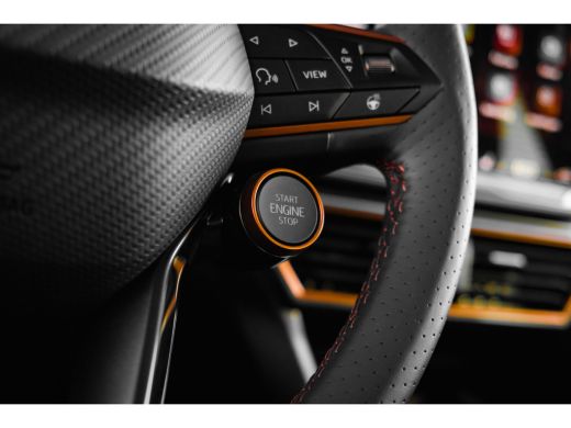 CUPRA Formentor Business 1.5 TSI e-Hybrid | Ambient light | Senheisser sound | 19" LM Glossy Black | Navi | Intel... ActivLease financial lease