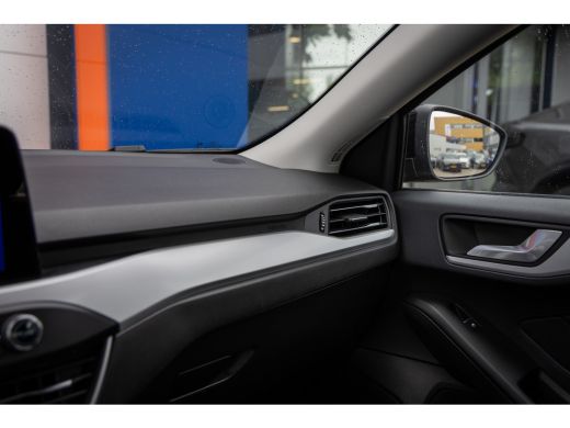 Ford Focus 1.0 EcoBoost Hybrid Trend Edition Business | Achteruitrijcamera | Apple Carplay/Android Auto|tele... ActivLease financial lease