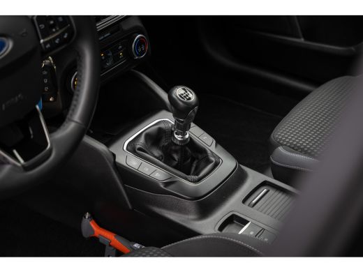 Ford Focus 1.0 EcoBoost Hybrid Trend Edition Business | Achteruitrijcamera | Apple Carplay/Android Auto|tele... ActivLease financial lease
