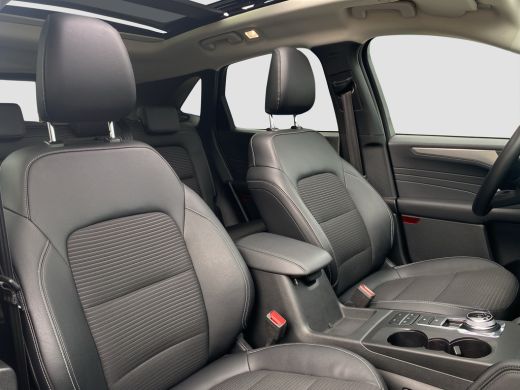 Ford Kuga 2.5 PHEV Titanium X | Pano-dak | Wegklap Trekhaak | B&O audio | 100% Dealer Onderhouden | Standka... ActivLease financial lease