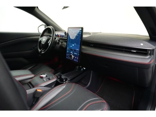 Ford Mustang Mach-E Mach-E Extended AWD 98 kWh | Pano-dak | B&O Audio | Memory stoel | 360 Camera | Technology pack+ ... ActivLease financial lease
