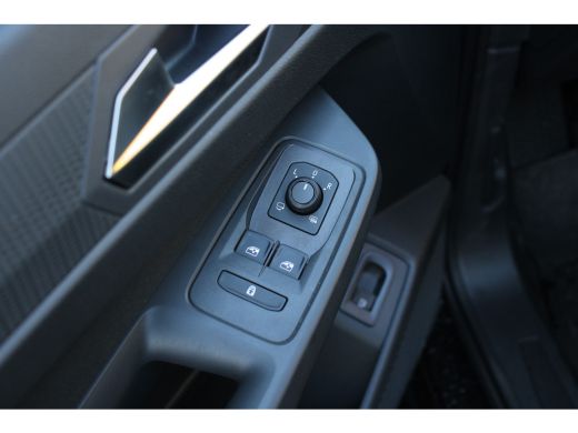 Ford Transit Connect PHEV Black Edition | Verlaagd | 19" Velgen | Sidebars | LED | Apple Carplay | Leder | Adapt. Crui... ActivLease financial lease