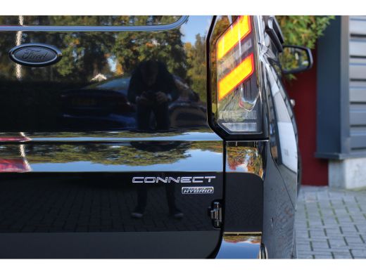 Ford Transit Connect PHEV Black Edition | Verlaagd | 19" Velgen | Sidebars | LED | Apple Carplay | Leder | Adapt. Crui... ActivLease financial lease