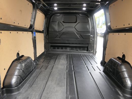 Ford Transit Custom 300 2.0 TDCI L2H1 Limited | Trekhaak | Camera | Lane Assist | Stoelverwarming | Verwarmde Voorrui... ActivLease financial lease