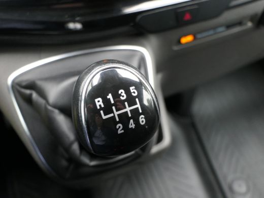 Ford Transit Custom 300 2.0 TDCI L2H1 Limited | Trekhaak | Camera | Lane Assist | Stoelverwarming | Verwarmde Voorrui... ActivLease financial lease