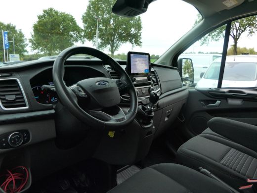 Ford Transit Custom 300 2.0 TDCI L2H1 Limited | Trekhaak | Camera | Lane Assist | Stoelverwarming | Verwarmde Voorrui... ActivLease financial lease