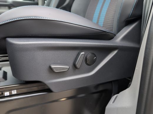 Ford Transit Custom 320 2.5 PHEV L2H1 Sport Dubbel Cabine | Direct leverbaar! | Trekhaak | LED | 19 inch | Dubbele sc... ActivLease financial lease