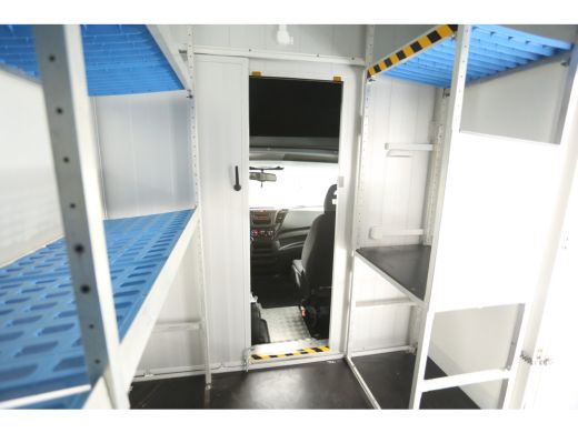 Iveco Daily 35S14 2.3 410 | Foodtruck | Bezorgauto | Verkoopwagen | Bakwagen | Zijdeur | Camper | Inrichting ... ActivLease financial lease