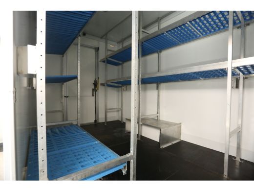 Iveco Daily 35S14 2.3 410 | Foodtruck | Bezorgauto | Verkoopwagen | Bakwagen | Zijdeur | Camper | Inrichting ... ActivLease financial lease