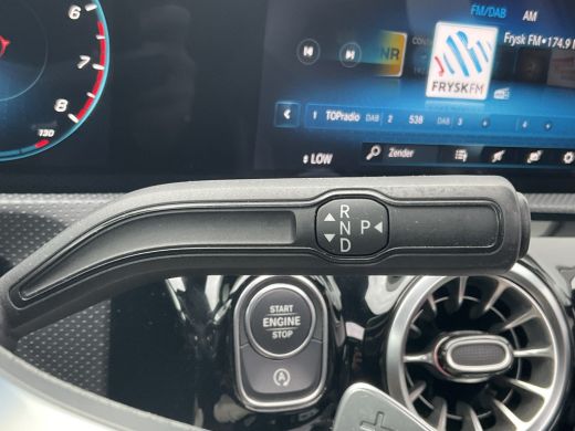 Mercedes-Benz A-Klasse 180 Business Solution AMG Pano Memory Sfeerverl Carplay Led Stoelverw VOL! ActivLease financial lease