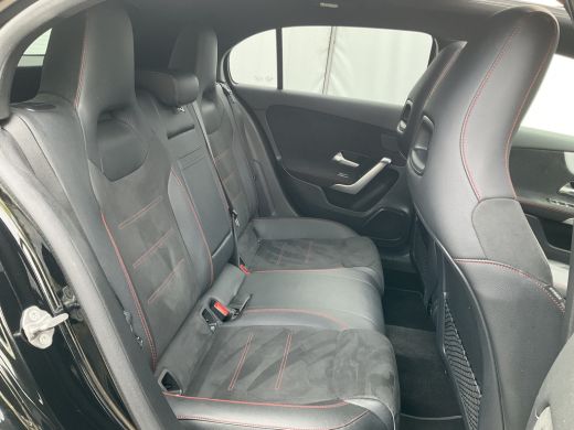 Mercedes-Benz A-Klasse 180 Business Solution AMG Pano Memory Sfeerverl Carplay Led Stoelverw VOL! ActivLease financial lease