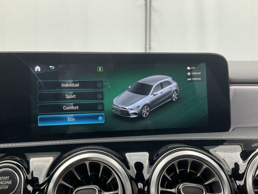 Mercedes-Benz A-Klasse 180 Business Solution AMG Pano Memory Sfeerverl Carplay Led Stoelverw VOL! ActivLease financial lease