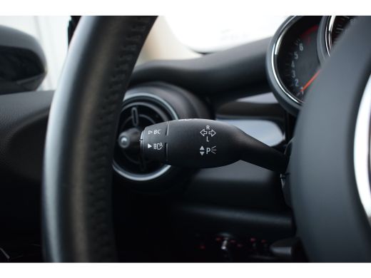 Mini Cooper 1.5 Cooper Camden Edition | Apple CarPlay | Half Leer | Cruise | Climate ActivLease financial lease