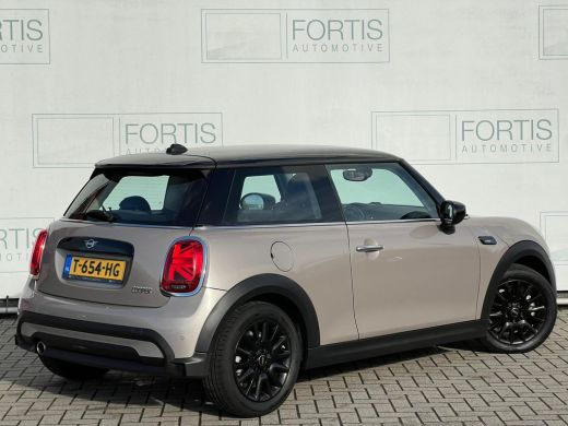 Mini Cooper 1.5 Cooper Camden Edition NL AUTO | CARPLAY | DEALER ONDERH | UNION JACK ActivLease financial lease