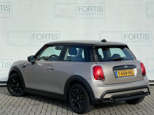 Mini Cooper 1.5 Cooper Camden Edition NL AUTO | CARPLAY | DEALER ONDERH | UNION JACK ActivLease financial lease