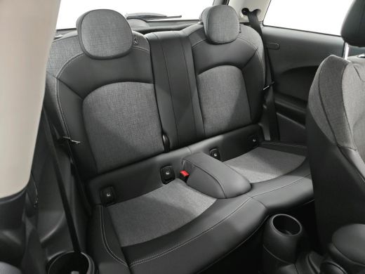 Mini Cooper 1.5 Cooper Camden Edition NL AUTO | CARPLAY | DEALER ONDERH | UNION JACK ActivLease financial lease