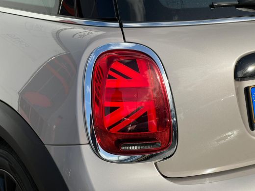 Mini Cooper 1.5 Cooper Camden Edition NL AUTO | CARPLAY | DEALER ONDERH | UNION JACK ActivLease financial lease