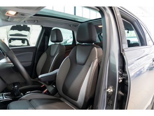 Opel Crossland X 1.2 Turbo Innovation | Panoramadak | Trekhaak | LED | Navi | Climate Controle | Camera | 17 Inch ... ActivLease financial lease
