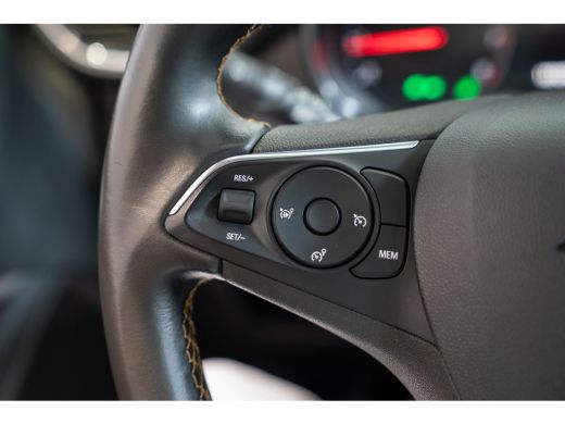 Opel Crossland X 1.2 Turbo Innovation | Panoramadak | Trekhaak | LED | Navi | Climate Controle | Camera | 17 Inch ... ActivLease financial lease