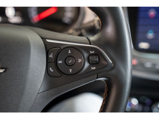 Opel Crossland X 1.2 Turbo Innovation | Panoramadak | Trekhaak | LED | Navi | Climate Controle | Camera | 17 Inch ... ActivLease financial lease