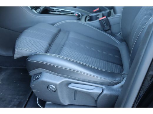 Opel Grandland 1.2 TURBO 130PK LEVEL 4 GS AUTOMAAT / NAVI / LEDER / CLIMA / LED / PDC / AGR / 18" LMV / WINTERPA... ActivLease financial lease