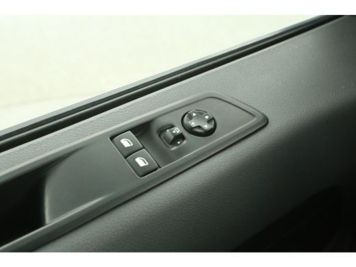 Opel Vivaro-e L2H1 Edition 75 kWh | Elektrisch | Airco | Cruise | 3-Zits | Carplay | Camera | Navi | Parkeersens. ActivLease financial lease