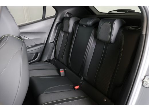 Peugeot 2008 1.2 Hybrid 136 GT | Navi | Camera | Ad. Cruise control | LMV 17'|  Keyless Entry | Apple Carplay ... ActivLease financial lease