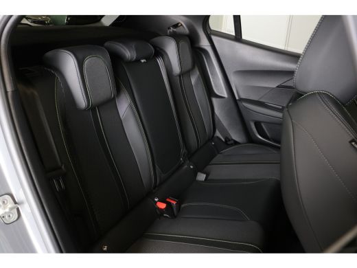 Peugeot 2008 1.2 Hybrid 136 GT | Navi | Camera | Ad. Cruise control | LMV 17'|  Keyless Entry | Apple Carplay ... ActivLease financial lease